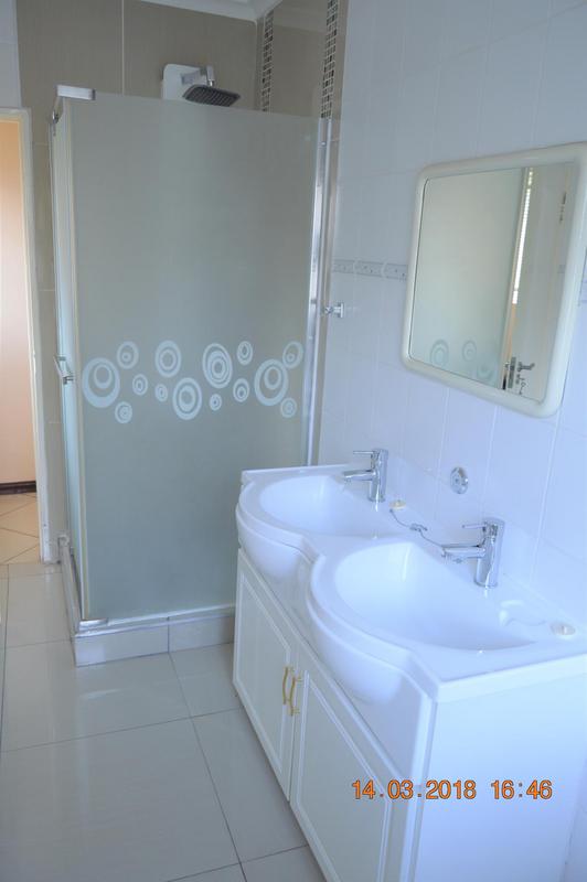 To Let 6 Bedroom Property for Rent in Kleinbron Estate Western Cape